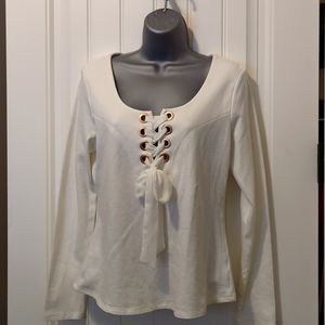 Long sleeve top with grommets lacing